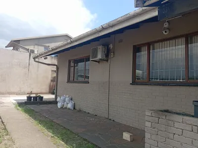 4 Bedroom House For Sale in Durban - UXFK.webp