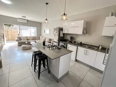 2 Bedroom Apartment To Rent in Durban North - I9OT.webp