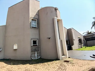 4 Bedroom House For Sale in Durban - ZngX.webp