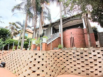 4 Bedroom House For Sale in Durban - XhIj.webp
