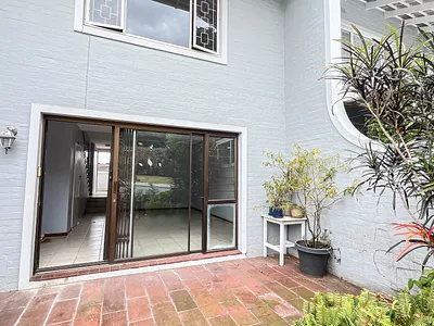 2 Bedroom Apartment To Rent in Umhlanga - 78PX.webp