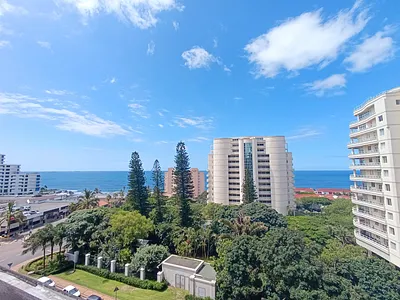 2 Bedroom Apartment For Sale in Umhlanga - adMT.webp