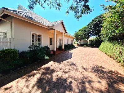 5 Bedroom Apartment For Sale in Mount Edgecombe - I7sZ.webp