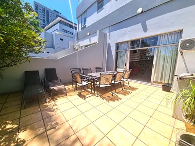 2 Bedroom Apartment For Sale in Umhlanga - k0r6.webp