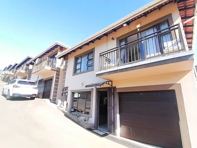 3 Bedroom Apartment For Sale in Tongaat - 8koL.webp