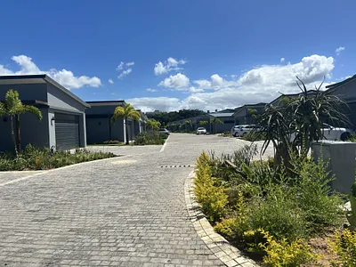 2 Bedroom House To Rent in Ballito - lW1R.webp