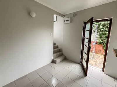 1 Bedroom Apartment To Rent in Durban North - ZTWu.webp