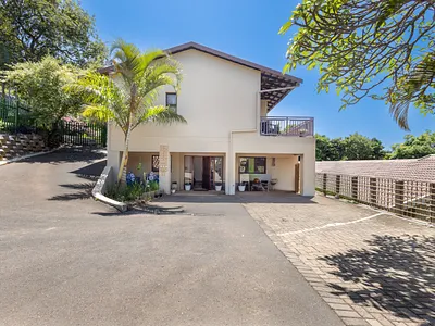 8 Bedroom House To Rent in Umhlanga - A8eL.webp