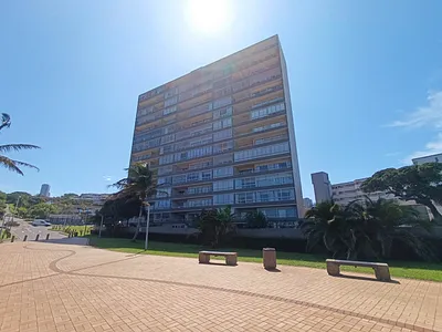 2 Bedroom Apartment For Sale in Umhlanga - MN0k.webp