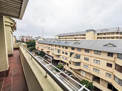2 Bedroom Apartment For Sale in Umhlanga - UZsL.webp
