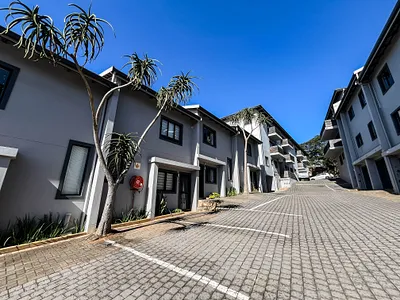 2 Bedroom Apartment For Sale in Durban North - 7XbK.webp