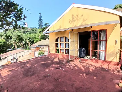 3 Bedroom House For Sale in Durban - stI3.webp
