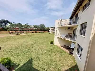 3 Bedroom Apartment To Rent in Mount Edgecombe - ytGk.webp