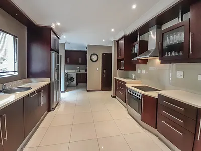 4 Bedroom Townhouse To Rent in Umhlanga - WzIH.webp
