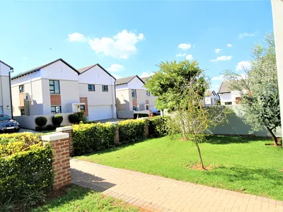 3 Bedroom Townhouse To Rent in Sandton - img
