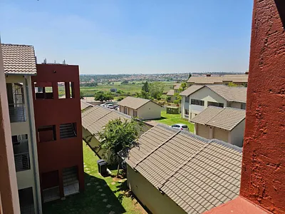 2 Bedroom Apartment For Sale in Midrand - img