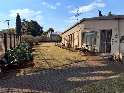 4 Bedroom House For Sale in Centurion - ED5F.webp