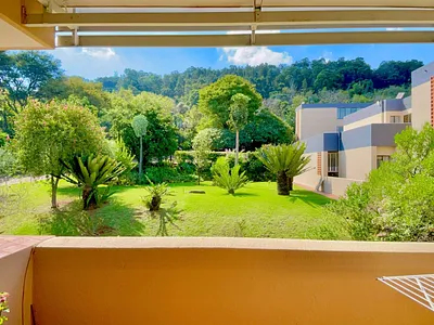 2 Bedroom Townhouse For Sale in Pretoria - Dufv.webp