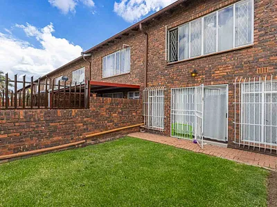 2 Bedroom Townhouse For Sale in Boksburg - f36d.webp