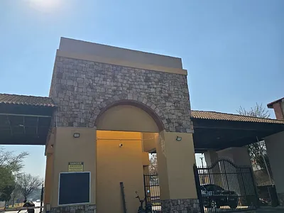 2 Bedroom Townhouse For Sale in Germiston - Kp7s.webp