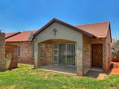 3 Bedroom Townhouse To Rent in Germiston - uLoj.webp