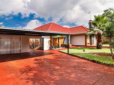 3 Bedroom House For Sale in Germiston - Bc0O.webp