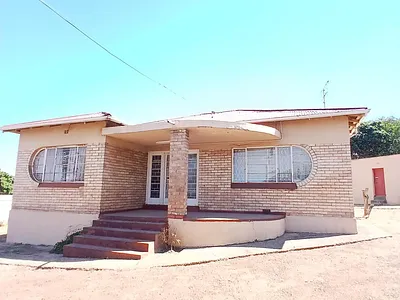 3 Bedroom House For Sale in Germiston - eMn8.webp