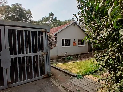 4 Bedroom House For Sale in Germiston - IyWP.webp