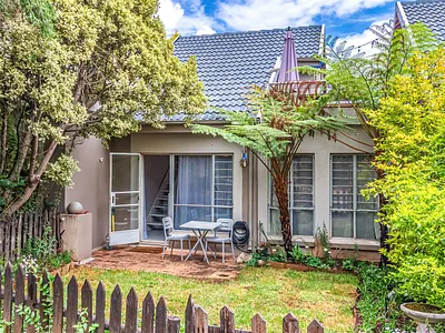 2 Bedroom Townhouse For Sale in Sandton - img