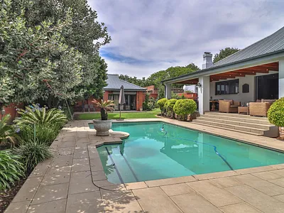 4 Bedroom House For Sale in Germiston - icx5.webp