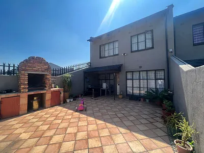 3 Bedroom Townhouse To Rent in Germiston - EJM7.webp