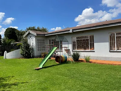 3 Bedroom House To Rent in Benoni - img