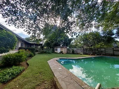 4 Bedroom House For Sale in Germiston - OA6n.webp