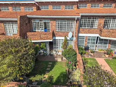 3 Bedroom Townhouse For Sale in Germiston - ZzIj.webp