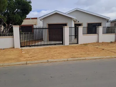 3 Bedroom House For Sale in Paarl - img