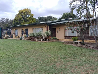 6 Bedroom House For Sale in Nelspruit - sqC2.webp