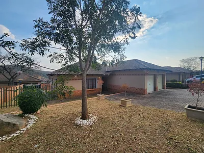 3 Bedroom Townhouse For Sale in Nelspruit - H0cY.webp