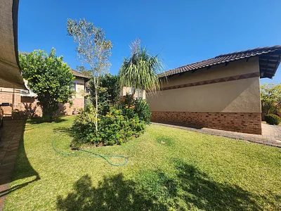 3 Bedroom Townhouse For Sale in Nelspruit - 1EiM.webp