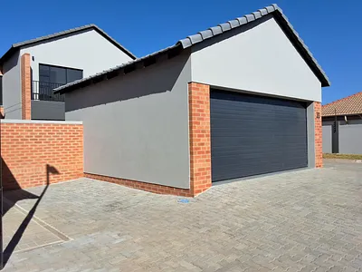 3 Bedroom Apartment For Sale in Pretoria - img