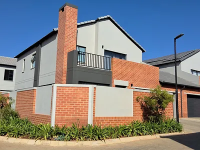 3 Bedroom Apartment For Sale in Pretoria - img
