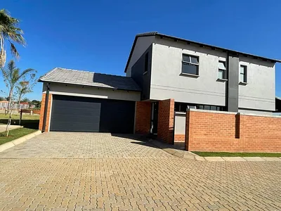 3 Bedroom Apartment For Sale in Pretoria - YH7V.webp