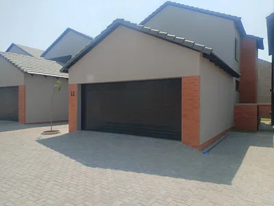 4 Bedroom Apartment For Sale in Pretoria - img