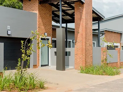 3 Bedroom Townhouse For Sale in Pretoria - St1z.webp