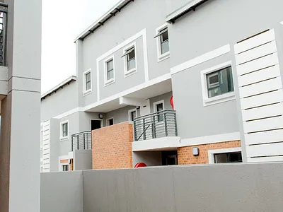 2 Bedroom Apartment For Sale in Pretoria - Z3lR.webp