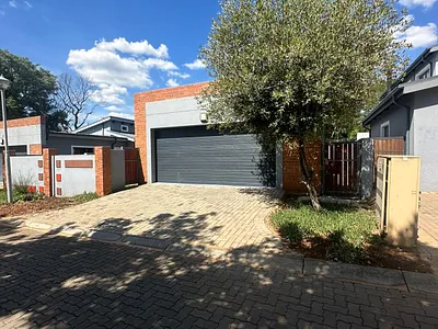 2 Bedroom Townhouse For Sale in Pretoria - img