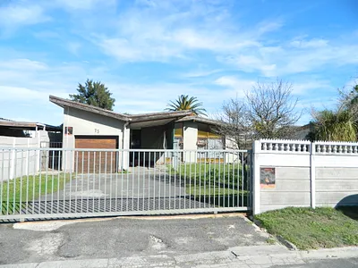 3 Bedroom House For Sale in Kraaifontein - QCfN.webp
