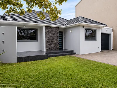 4 Bedroom House For Sale in Cape Town - img