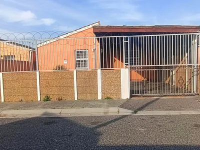3 Bedroom House For Sale in Mitchells Plain - KqIe.webp