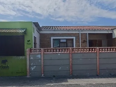 2 Bedroom House For Sale in Mitchells Plain - cdqX.webp