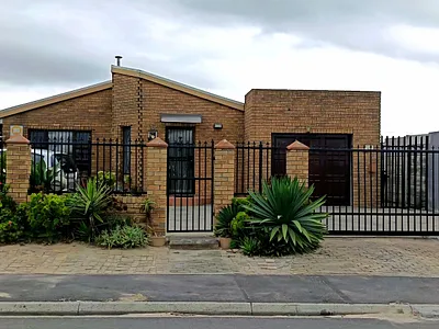 3 Bedroom House For Sale in Cape Town - VR3W.webp